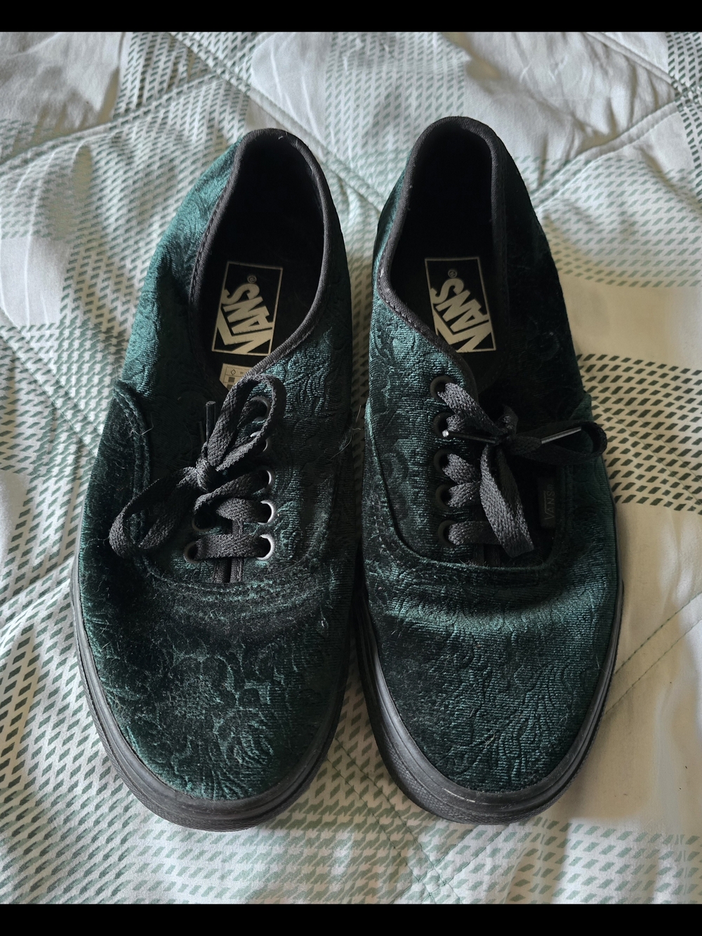 Vans Low-Top Lace-Up Sneakers in Forest Green Velvet with Black Accents